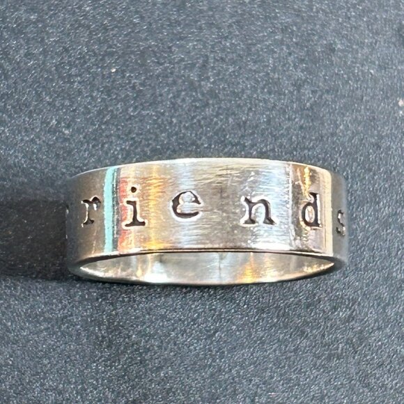 Far Fetched Sterling Silver 925 "Friends Forever" Engraved 6mm Band Ring Size 7 - Picture 3 of 13
